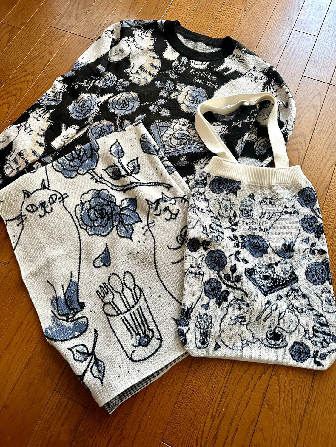 Catchip Blue Rose Cafe / ニットバッグ