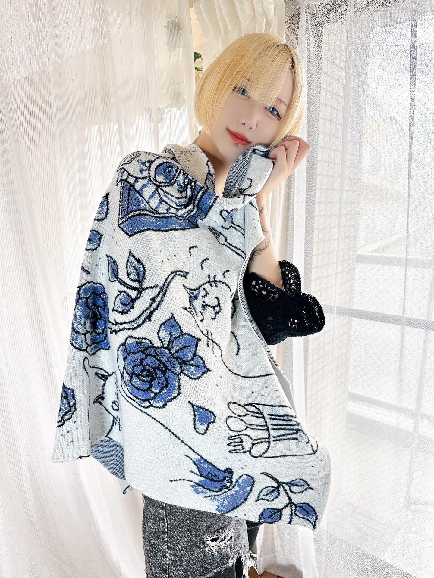 Catchip Blue Rose Cafe / Knit Blanket