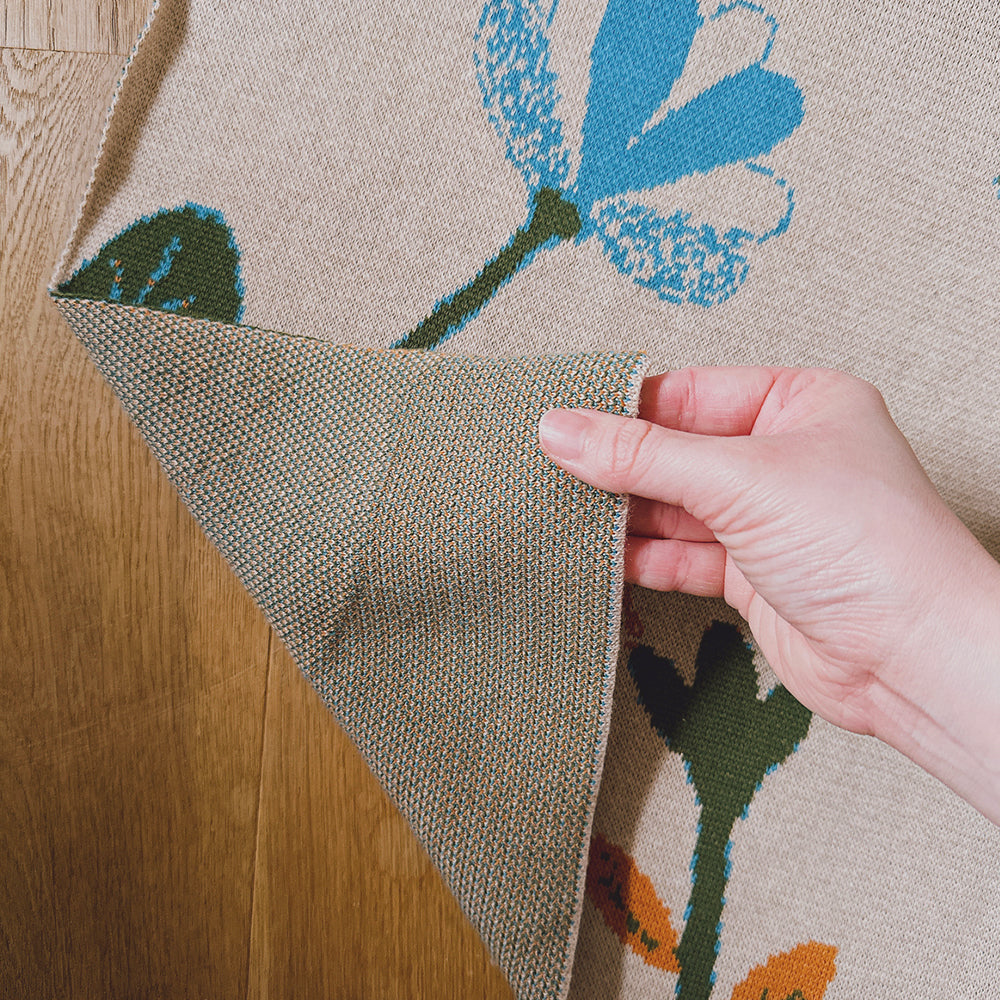 'Flowers' Beige Knitted Blanket